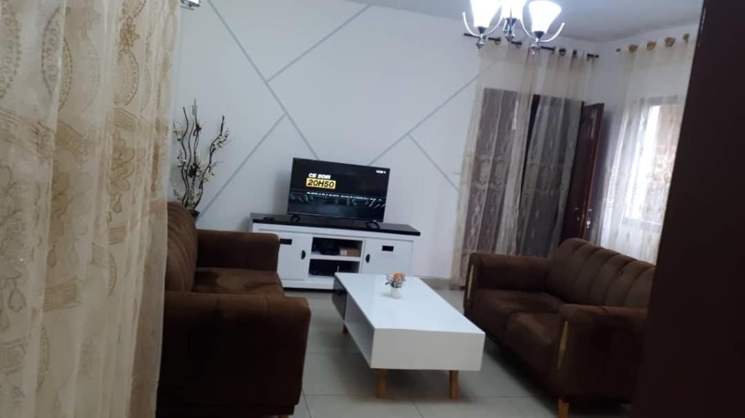 Signorile Jo 2 Apartment Yaoundé Екстериор снимка